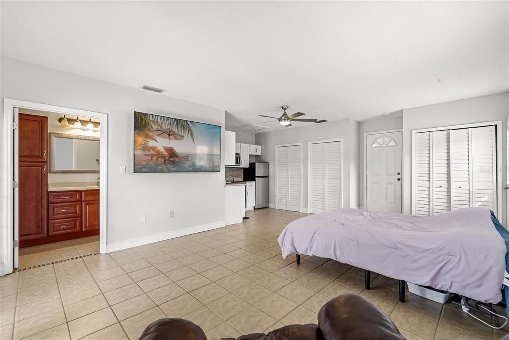 На продажу: $599,000 (4 спален, 3 ванн, 2104 Квадратных фут)