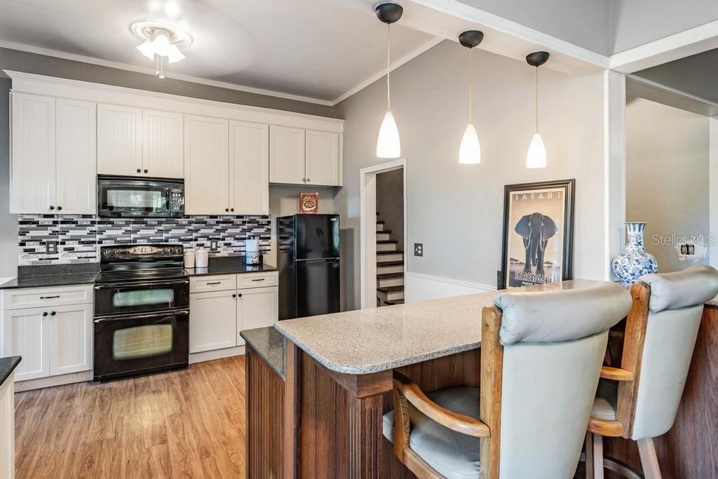 For Sale: $399,000 (4 beds, 1 baths, 1580 Square Feet)