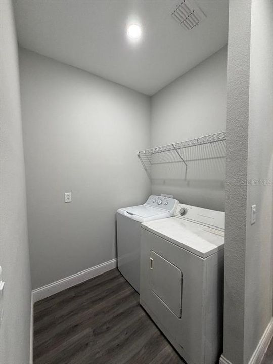 For Sale: $305,000 (4 beds, 2 baths, 1551 Square Feet)