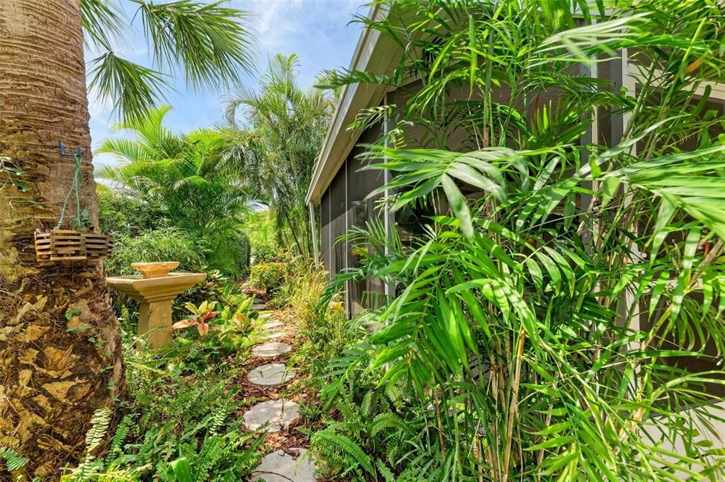 For Sale: $1,249,000 (2 beds, 2 baths, 1068 Square Feet)