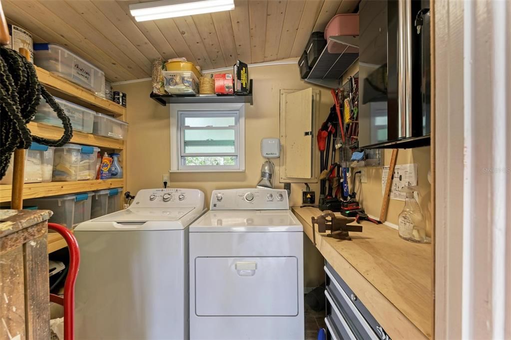 For Sale: $1,249,000 (2 beds, 2 baths, 1068 Square Feet)