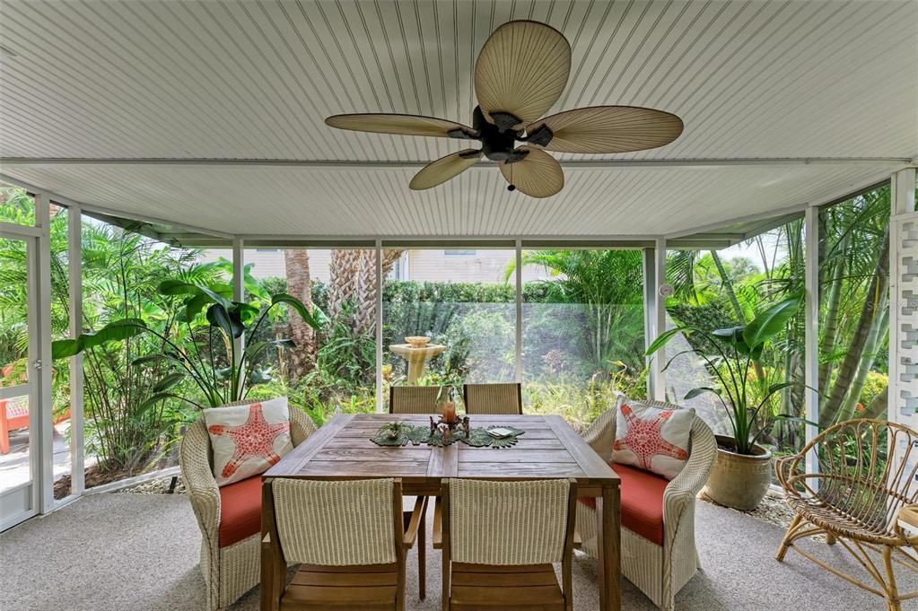 For Sale: $1,249,000 (2 beds, 2 baths, 1068 Square Feet)