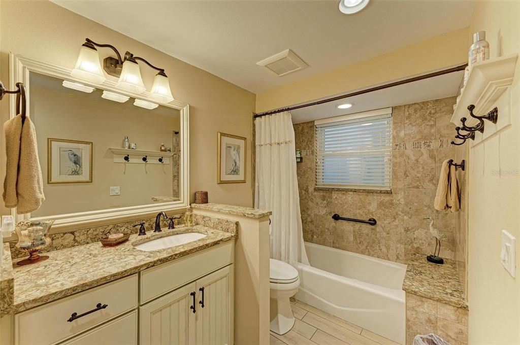 For Sale: $1,249,000 (2 beds, 2 baths, 1068 Square Feet)