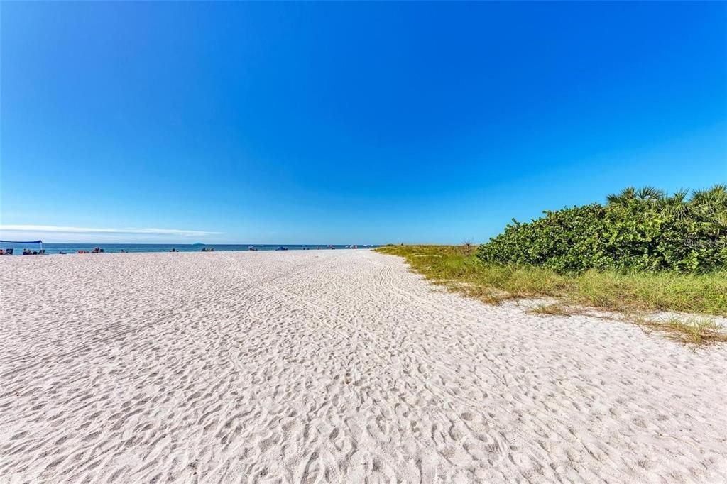 For Sale: $1,249,000 (2 beds, 2 baths, 1068 Square Feet)