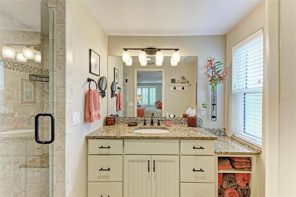 For Sale: $1,249,000 (2 beds, 2 baths, 1068 Square Feet)