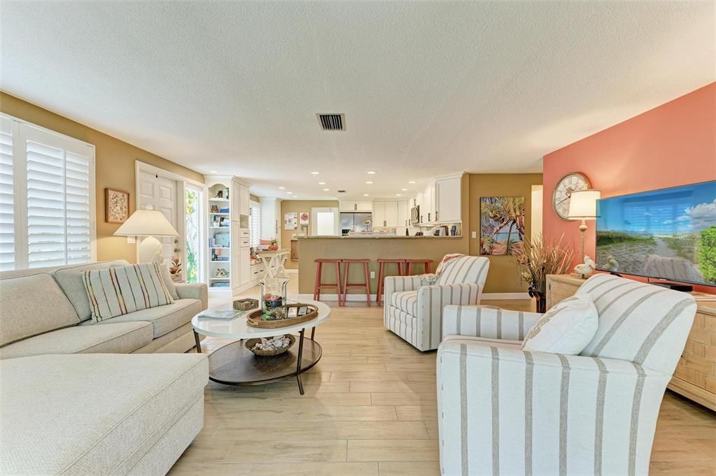 For Sale: $1,249,000 (2 beds, 2 baths, 1068 Square Feet)