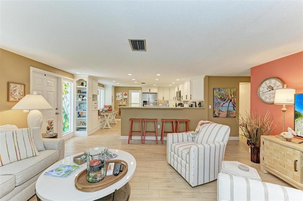 For Sale: $1,249,000 (2 beds, 2 baths, 1068 Square Feet)