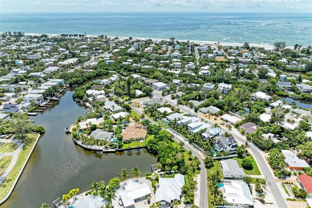 For Sale: $1,249,000 (2 beds, 2 baths, 1068 Square Feet)