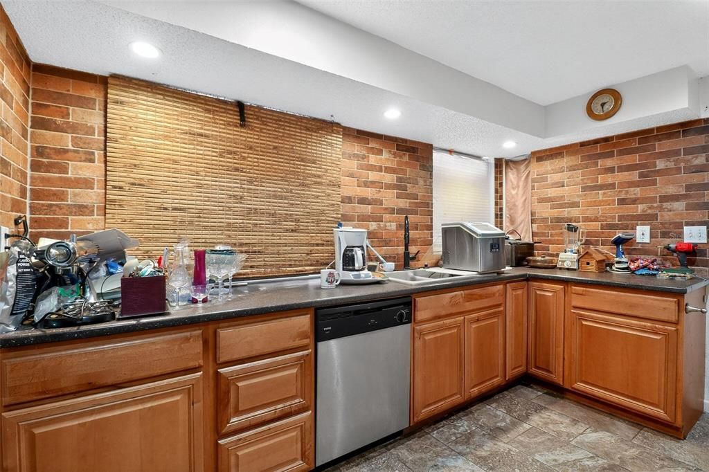 For Sale: $185,000 (3 beds, 2 baths, 1773 Square Feet)