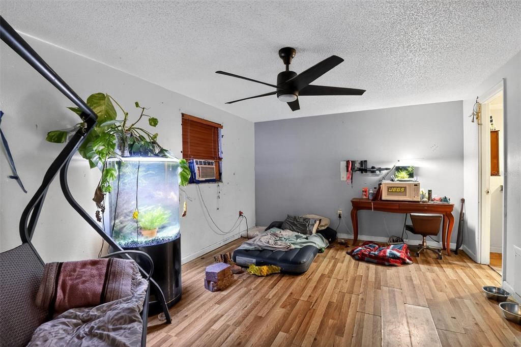 For Sale: $185,000 (3 beds, 2 baths, 1773 Square Feet)