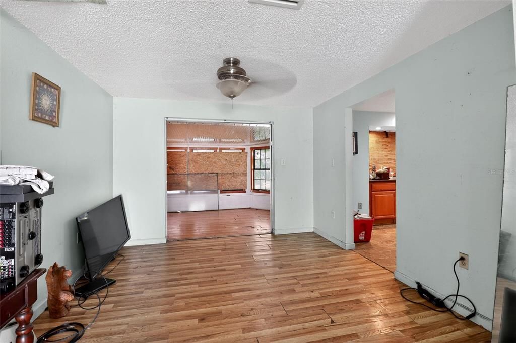 For Sale: $185,000 (3 beds, 2 baths, 1773 Square Feet)