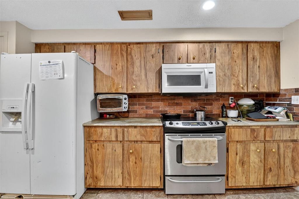 For Sale: $185,000 (3 beds, 2 baths, 1773 Square Feet)