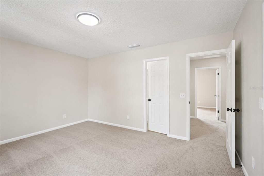 Под контрактом: $239,000 (2 спален, 2 ванн, 1216 Квадратных фут)