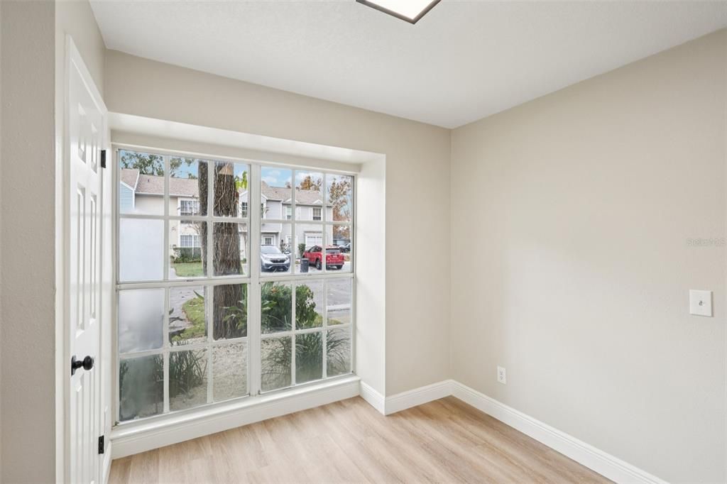 Под контрактом: $239,000 (2 спален, 2 ванн, 1216 Квадратных фут)