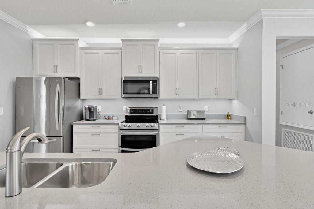 For Sale: $444,000 (4 beds, 2 baths, 2076 Square Feet)