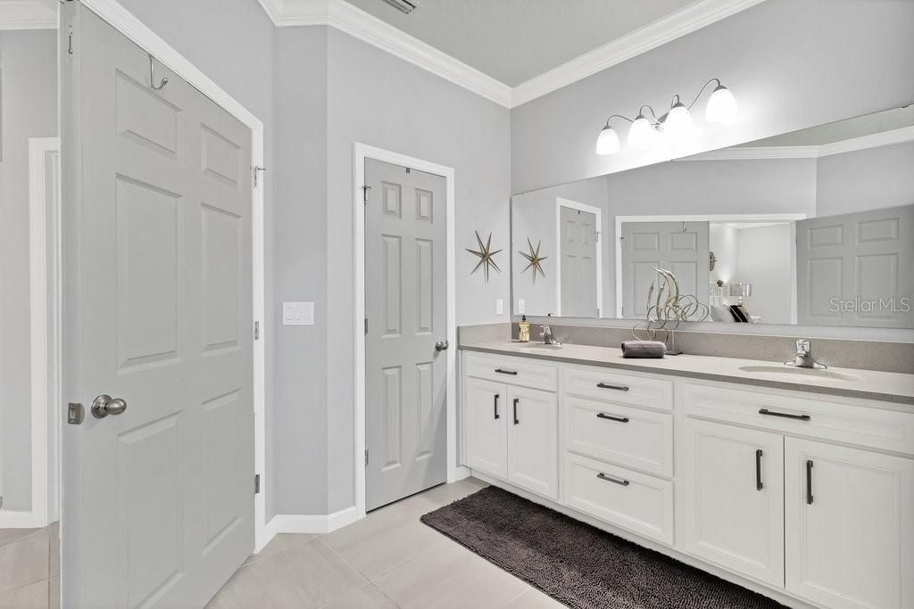 For Sale: $444,000 (4 beds, 2 baths, 2076 Square Feet)