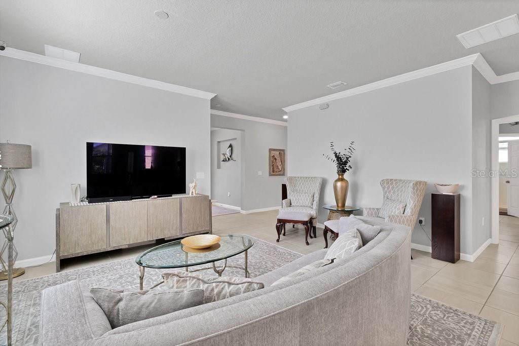 For Sale: $444,000 (4 beds, 2 baths, 2076 Square Feet)