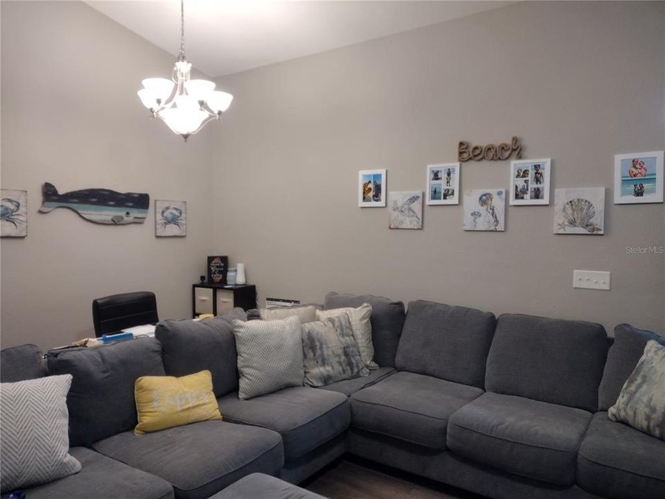 待售: $278,000 (3 贝兹, 2 浴室, 1574 平方英尺)