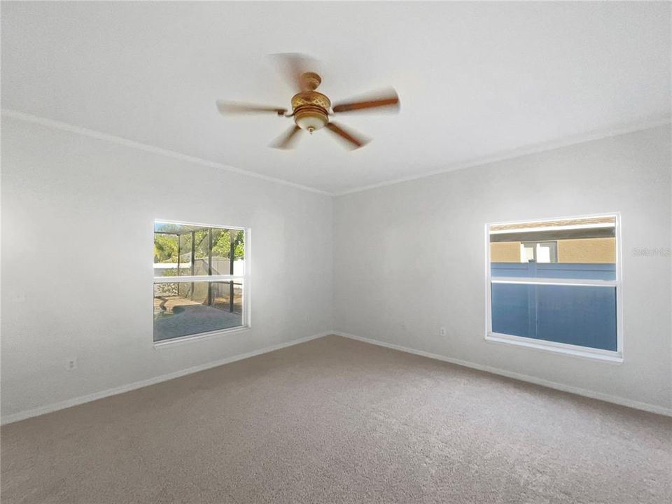 合同活跃: $515,000 (6 贝兹, 3 浴室, 3047 平方英尺)