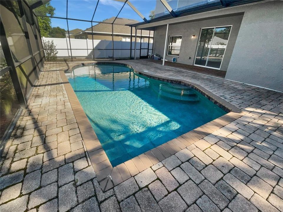 合同活跃: $515,000 (6 贝兹, 3 浴室, 3047 平方英尺)