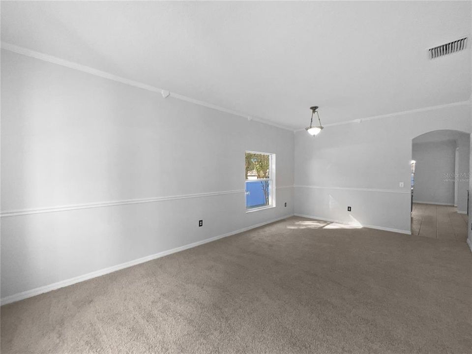 合同活跃: $515,000 (6 贝兹, 3 浴室, 3047 平方英尺)