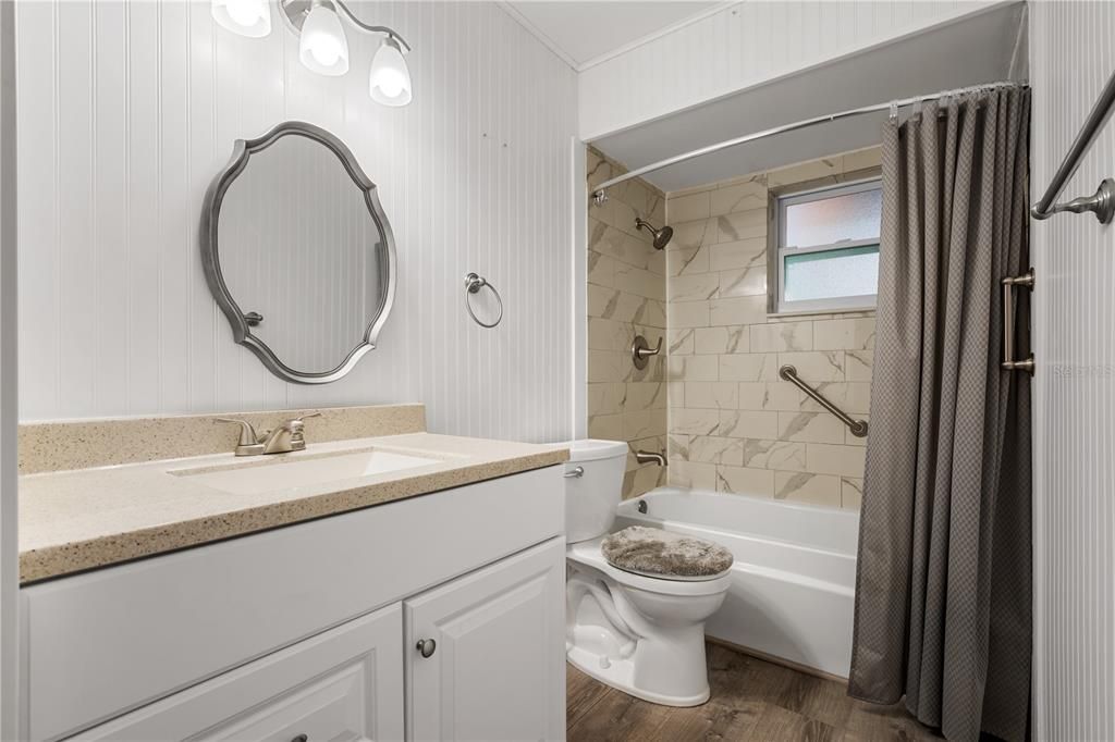 En Venta: $385,000 (4 camas, 2 baños, 1853 Pies cuadrados)