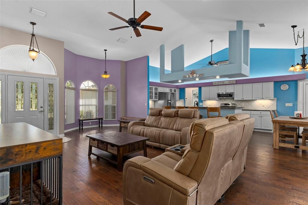 Active With Contract: $479,000 (3 beds, 2 baths, 1771 Square Feet)