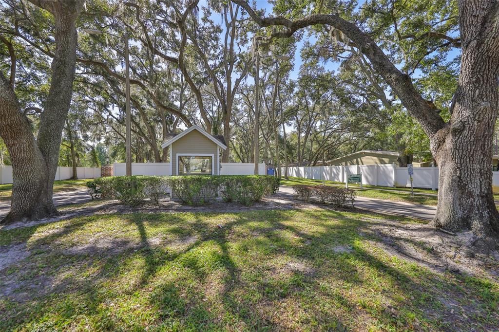 На продажу: $179,900 (2 спален, 1 ванн, 1085 Квадратных фут)