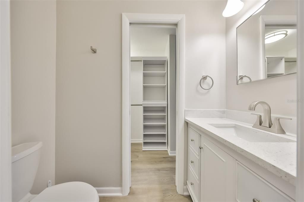 На продажу: $179,900 (2 спален, 1 ванн, 1085 Квадратных фут)