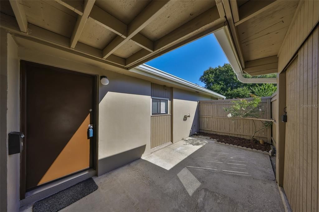 На продажу: $179,900 (2 спален, 1 ванн, 1085 Квадратных фут)