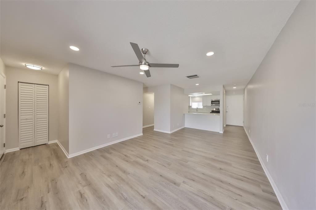 На продажу: $179,900 (2 спален, 1 ванн, 1085 Квадратных фут)