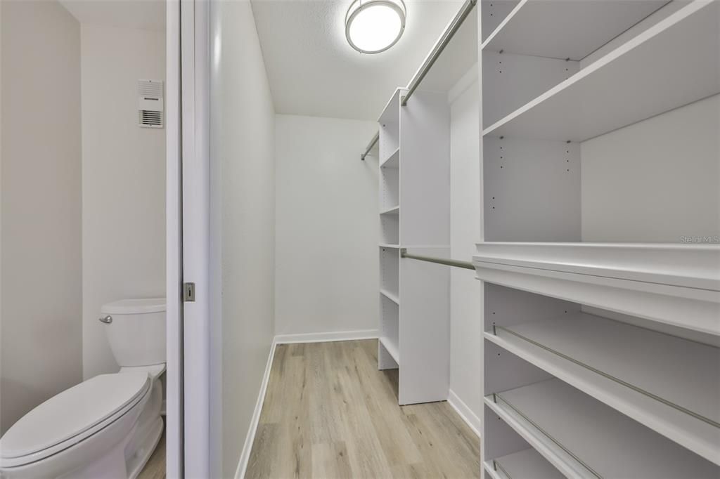 На продажу: $179,900 (2 спален, 1 ванн, 1085 Квадратных фут)