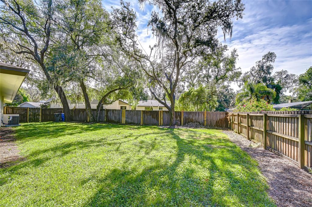 For Sale: $600,000 (4 beds, 3 baths, 2737 Square Feet)