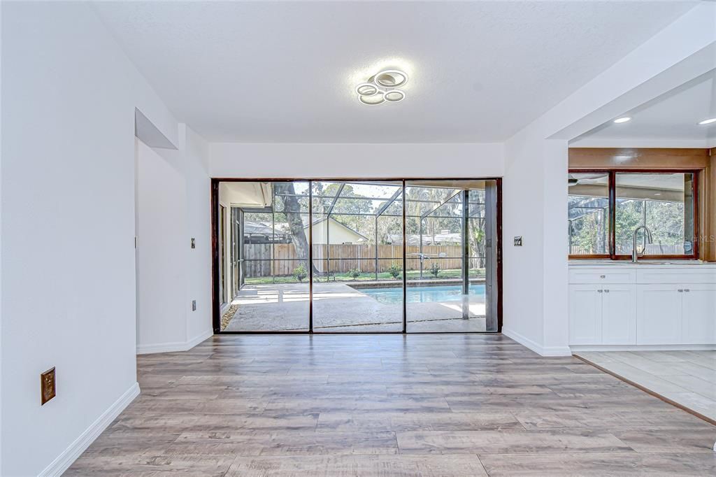 For Sale: $600,000 (4 beds, 3 baths, 2737 Square Feet)