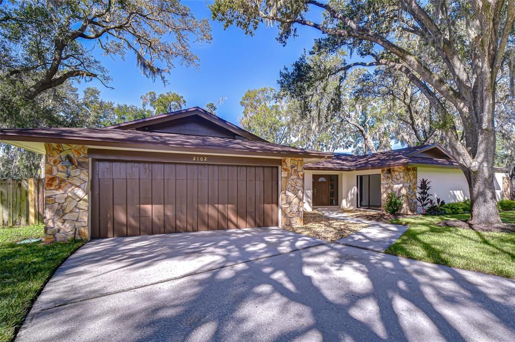 For Sale: $600,000 (4 beds, 3 baths, 2737 Square Feet)