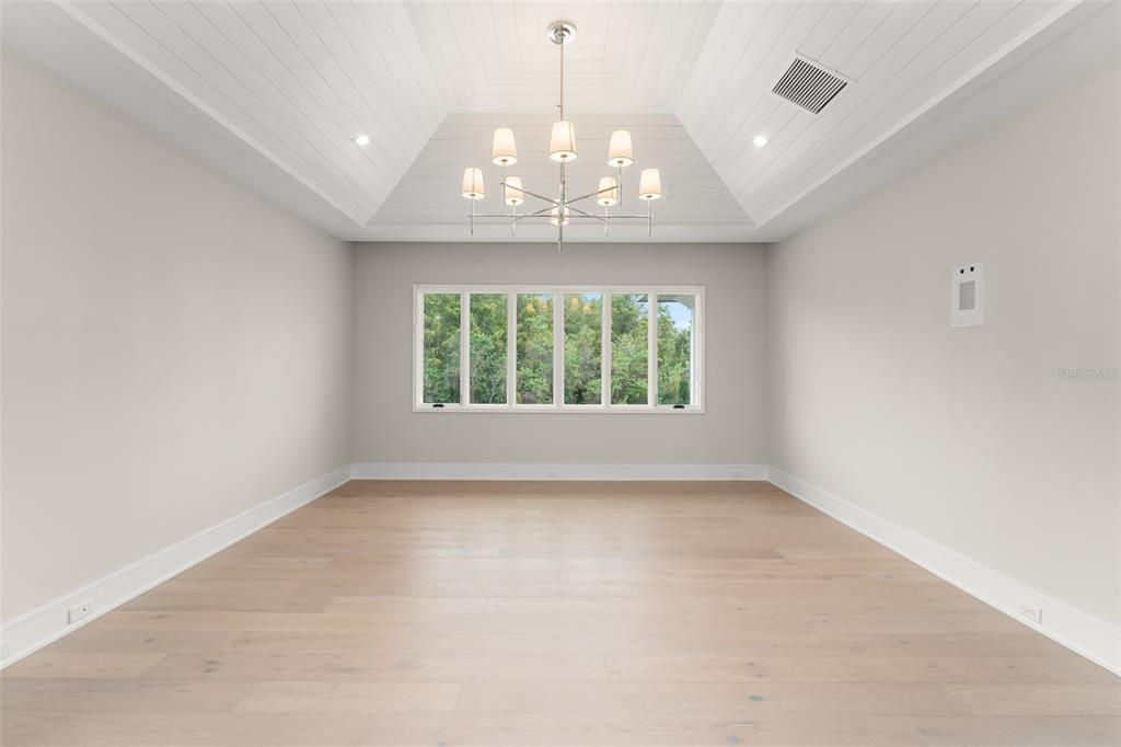 出租: $18,000 (4 贝兹, 4 浴室, 3239 平方英尺)