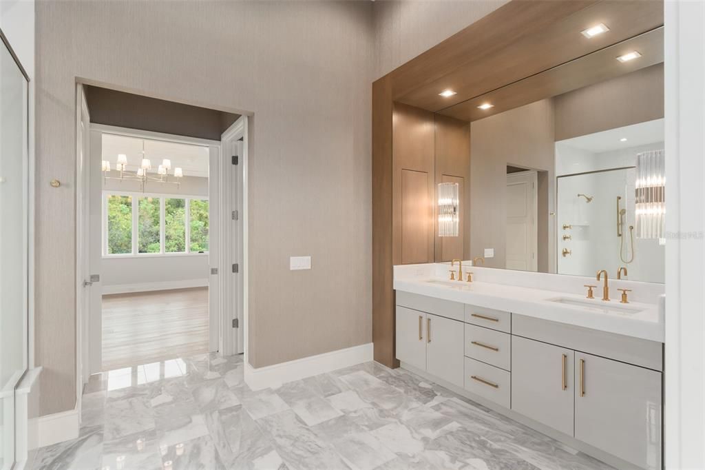 出租: $18,000 (4 贝兹, 4 浴室, 3239 平方英尺)