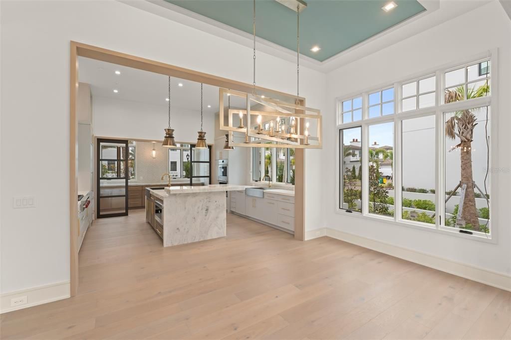 出租: $18,000 (4 贝兹, 4 浴室, 3239 平方英尺)