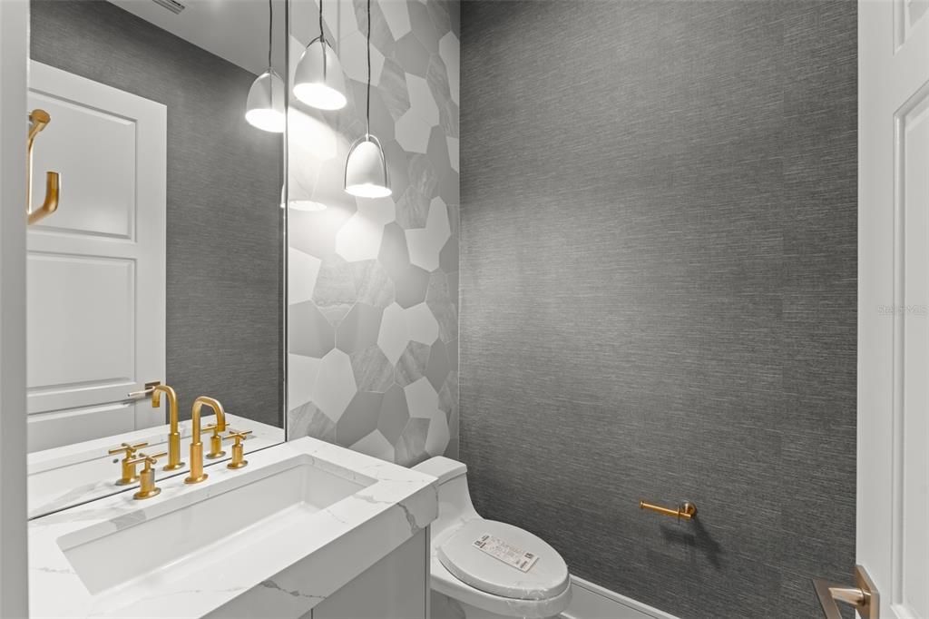 出租: $18,000 (4 贝兹, 4 浴室, 3239 平方英尺)