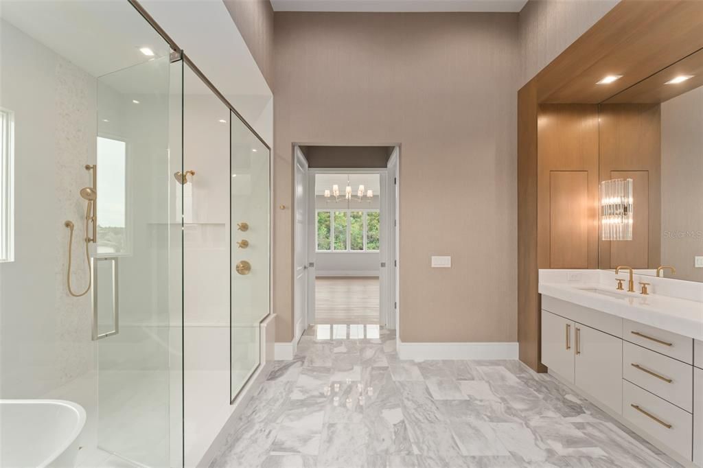 出租: $18,000 (4 贝兹, 4 浴室, 3239 平方英尺)