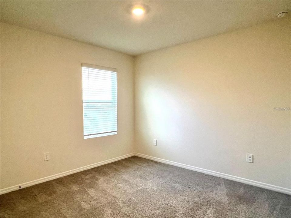 For Rent: $2,950 (5 beds, 3 baths, 2605 Square Feet)