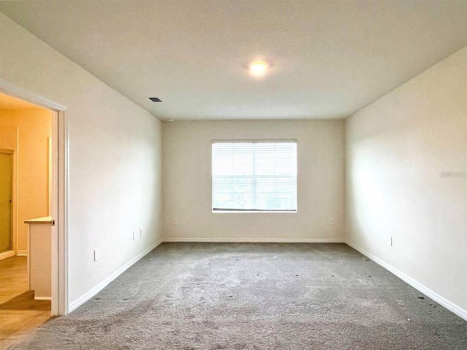 For Rent: $2,950 (5 beds, 3 baths, 2605 Square Feet)