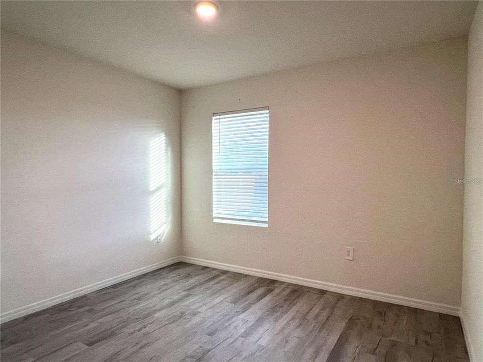 For Rent: $2,950 (5 beds, 3 baths, 2605 Square Feet)