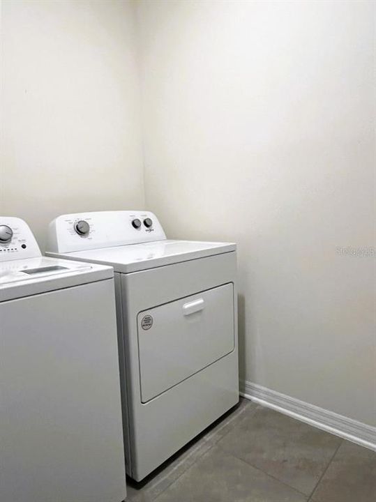 For Rent: $2,950 (5 beds, 3 baths, 2605 Square Feet)