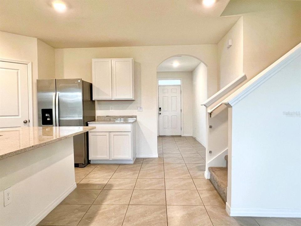 For Rent: $2,950 (5 beds, 3 baths, 2605 Square Feet)