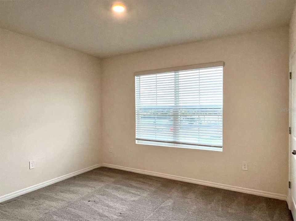 For Rent: $2,950 (5 beds, 3 baths, 2605 Square Feet)