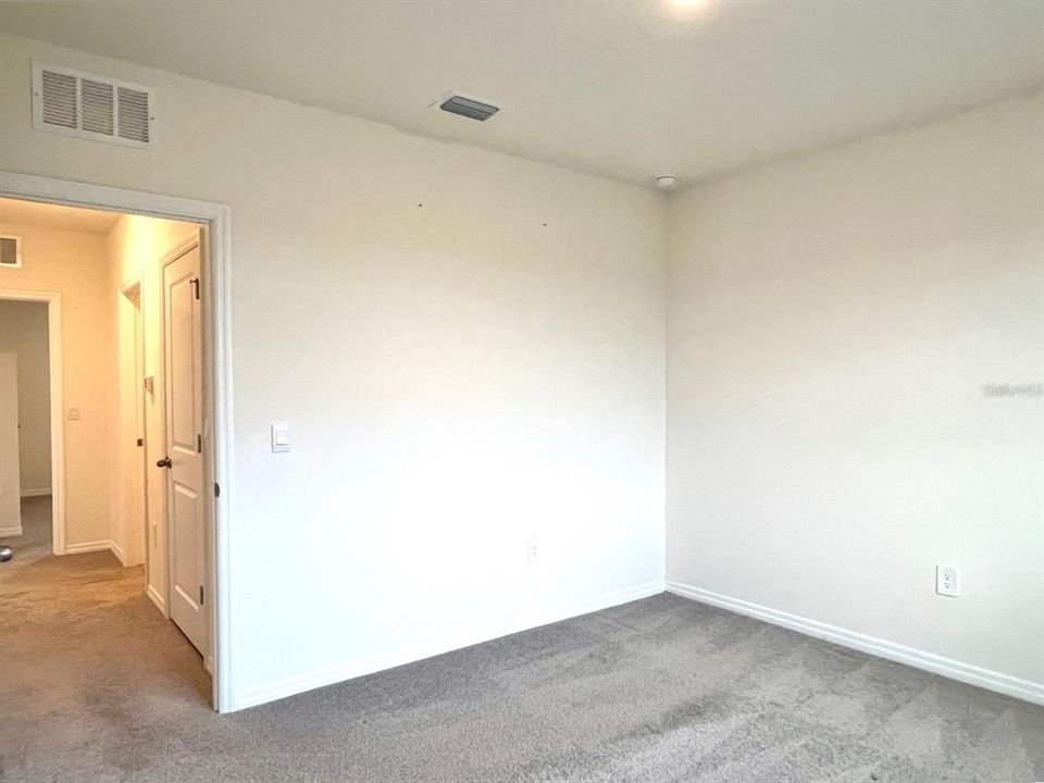 For Rent: $2,950 (5 beds, 3 baths, 2605 Square Feet)