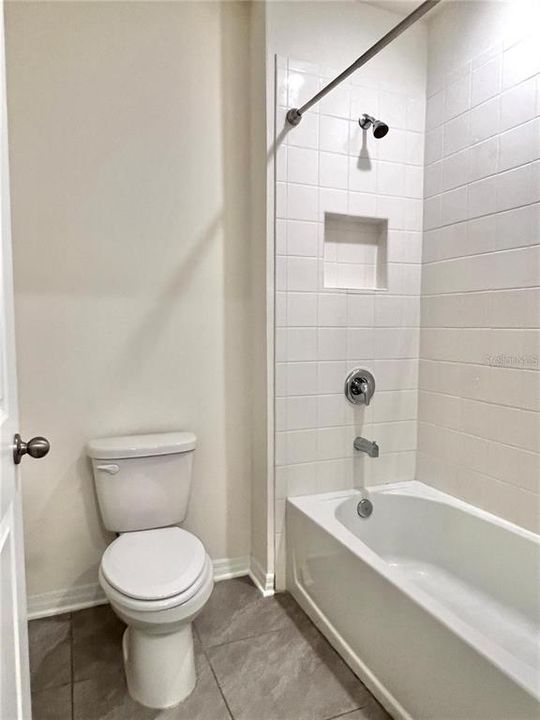 For Rent: $2,950 (5 beds, 3 baths, 2605 Square Feet)