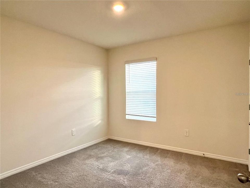 For Rent: $2,950 (5 beds, 3 baths, 2605 Square Feet)