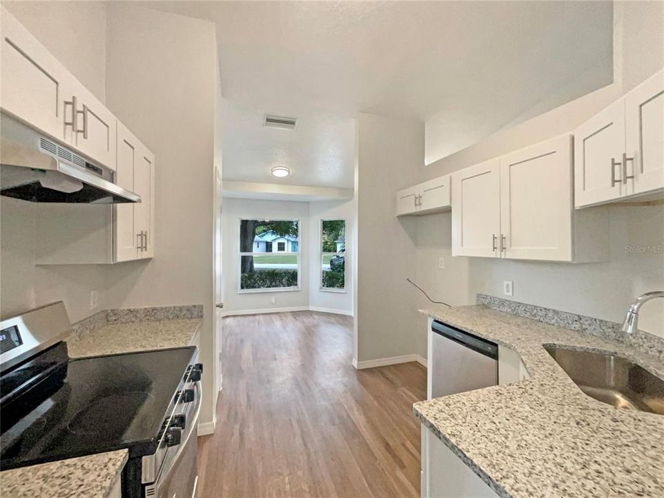 待售: $227,000 (2 贝兹, 2 浴室, 1025 平方英尺)